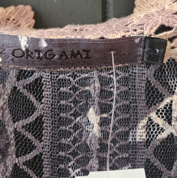 Origami Star Print Tulle & Lace Vest - Picture 7 of 11